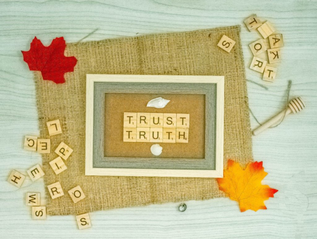 trust truth sign